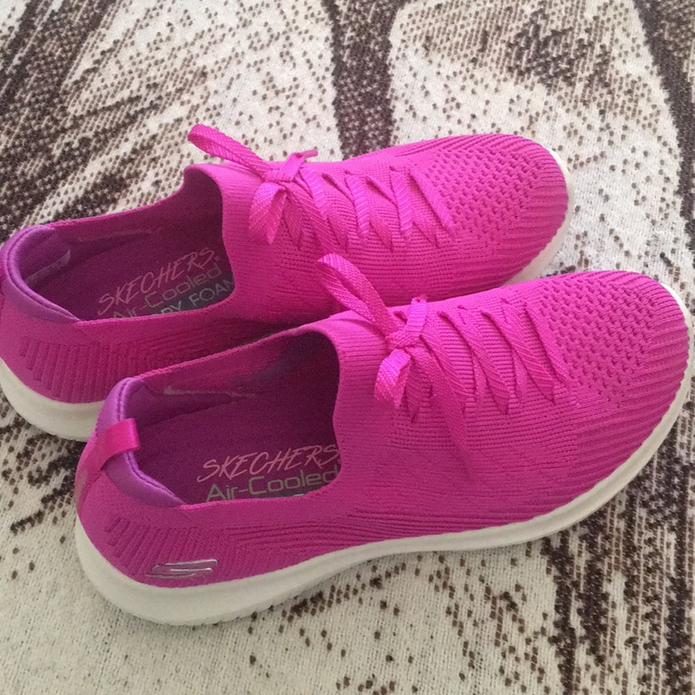 Hot pink/purple Skechers